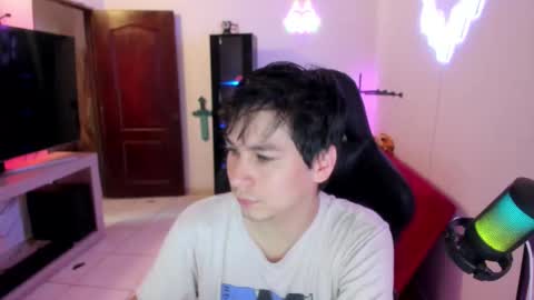 Snapshot of kevin873s chatting on 09/16/25, 06:31 Kevin online show from 09/16/25, 06:31