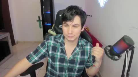 Snapshot of kevin873s chatting on 10/04/25, 11:25 Kevin online show from 10/04/25, 11:25