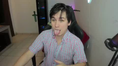 Snapshot of kevin873s chatting on 10/22/25, 11:26 Kevin online show from 10/22/25, 11:26