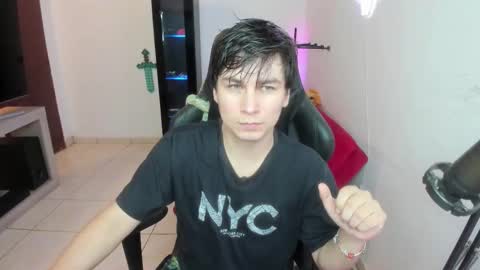 Snapshot of kevin873s chatting on 10/23/25, 11:35 Kevin online show from 10/23/25, 11:35