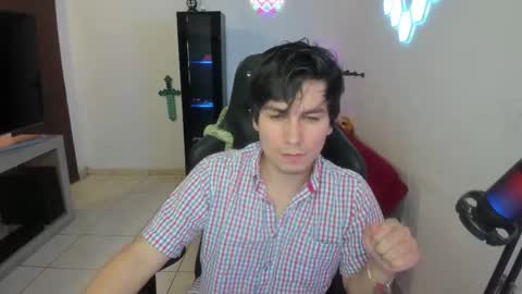 Snapshot of kevin873s chatting on 10/31/25, 11:17 Kevin online show from 10/31/25, 11:17