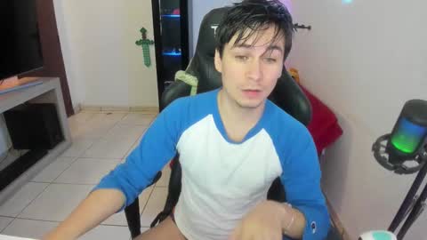 Snapshot of kevin873s chatting on 11/17/25, 11:32 Kevin online show from 11/17/25, 11:32