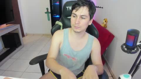 Snapshot of kevin873s chatting on 11/18/25, 11:37 Kevin online show from 11/18/25, 11:37