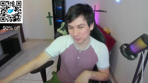 Snapshot of kevin873s chatting on 12/15/25, 11:53 Kevin online show from 12/15/25, 11:53