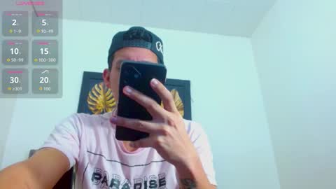 Snapshot of kevin__max_ chatting on 09/28/25, 01:49 Kev online show from 09/28/25, 01:49