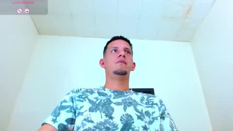 Snapshot of kevin__max_ chatting on 10/07/25, 07:22 Kev online show from 10/07/25, 07:22