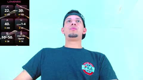 Snapshot of kevin__max_ chatting on 10/11/25, 07:12 Kev online show from 10/11/25, 07:12