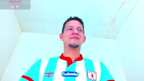 Snapshot of kevin__max_ chatting on 10/16/25, 07:15 Kev online show from 10/16/25, 07:15