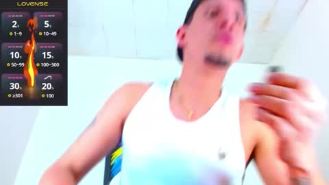 Snapshot of kevin__max_ chatting on 11/04/25, 07:13 Kev online show from 11/04/25, 07:13