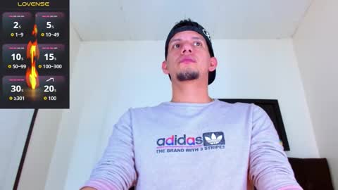 Snapshot of kevin__max_ chatting on 11/19/25, 07:14 Kev online show from 11/19/25, 07:14