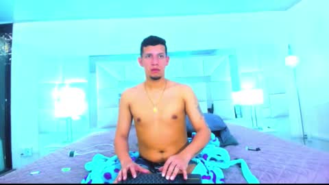 Snapshot of kevin__max_ chatting on 12/02/25, 12:21 Kev online show from 12/02/25, 12:21