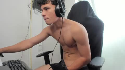 kevin_adrian01 online show from 06/02/26, 07:38