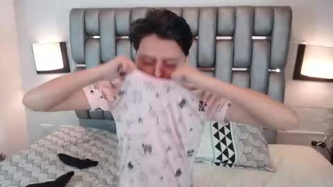 Snapshot of kevin_charless chatting on 03/15/26, 11:27 Kevin online show from 03/15/26, 11:27