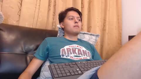 Snapshot of kevin_charless chatting on 03/22/26, 01:03 Kevin online show from 03/22/26, 01:03