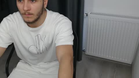 Snapshot of kevin_hot226 chatting on 03/02/25, 11:39 Kevin69 online show from 03/02/25, 11:39