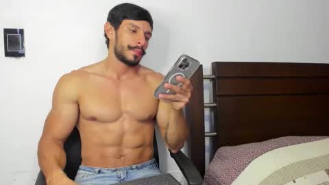 Snapshot of kevin_malone22 chatting on 11/17/25, 10:59 kevin_malone22 online show from 11/17/25, 10:59