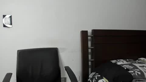 Snapshot of kevin_malone22 chatting on 12/14/25, 11:53 kevin_malone22 online show from 12/14/25, 11:53