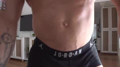 Snapshot of kevinandresxx chatting on 02/21/25, 11:01 Kevin online show from 02/21/25, 11:01