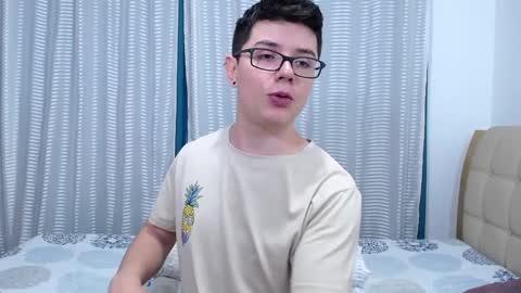 Snapshot of kevinhunts chatting on 01/18/25, 06:43 Kevin online show from 01/18/25, 06:43