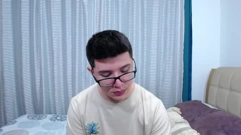 Snapshot of kevinhunts chatting on 01/28/25, 02:11 Kevin online show from 01/28/25, 02:11