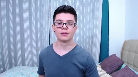 Snapshot of kevinhunts chatting on 02/19/25, 01:51 Kevin online show from 02/19/25, 01:51