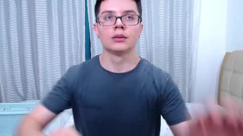 Snapshot of kevinhunts chatting on 02/20/25, 04:18 Kevin online show from 02/20/25, 04:18