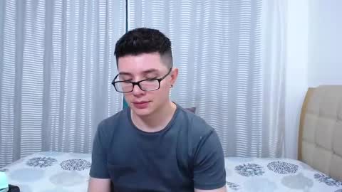 Snapshot of kevinhunts chatting on 02/26/25, 05:53 Kevin online show from 02/26/25, 05:53