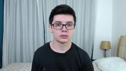 Snapshot of kevinhunts chatting on 09/10/25, 10:10 Kevin online show from 09/10/25, 10:10