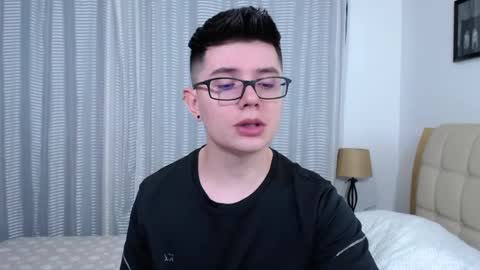 Snapshot of kevinhunts chatting on 09/16/25, 08:54 Kevin online show from 09/16/25, 08:54