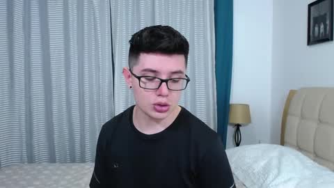 Snapshot of kevinhunts chatting on 09/19/25, 08:09 Kevin online show from 09/19/25, 08:09