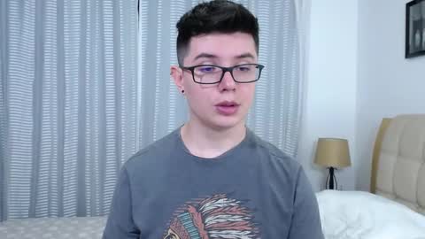 Snapshot of kevinhunts chatting on 09/20/25, 08:32 Kevin online show from 09/20/25, 08:32