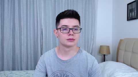 Snapshot of kevinhunts chatting on 09/21/25, 09:49 Kevin online show from 09/21/25, 09:49