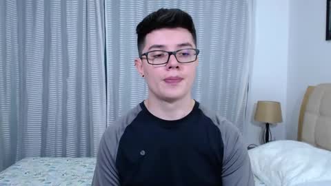 Snapshot of kevinhunts chatting on 09/22/25, 11:29 Kevin online show from 09/22/25, 11:29