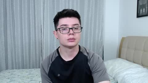 Snapshot of kevinhunts chatting on 09/28/25, 12:16 Kevin online show from 09/28/25, 12:16