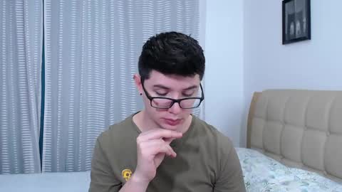 Snapshot of kevinhunts chatting on 10/04/25, 01:58 Kevin online show from 10/04/25, 01:58