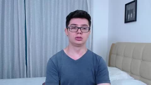 Snapshot of kevinhunts chatting on 10/08/25, 12:19 Kevin online show from 10/08/25, 12:19