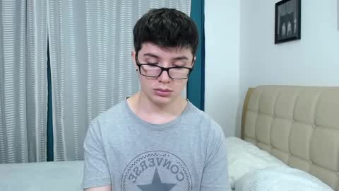 Snapshot of kevinhunts chatting on 10/09/25, 01:36 Kevin online show from 10/09/25, 01:36