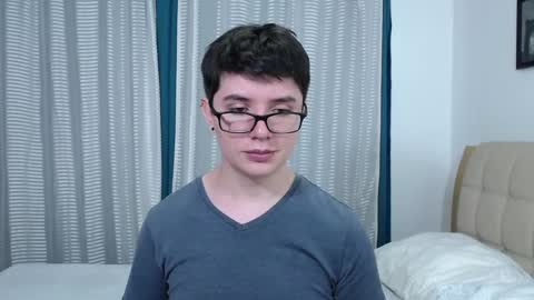 Snapshot of kevinhunts chatting on 10/14/25, 12:55 Kevin online show from 10/14/25, 12:55