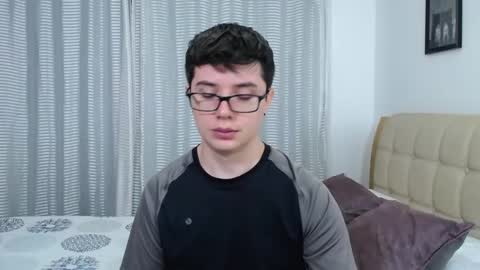 Snapshot of kevinhunts chatting on 10/14/25, 09:37 Kevin online show from 10/14/25, 09:37