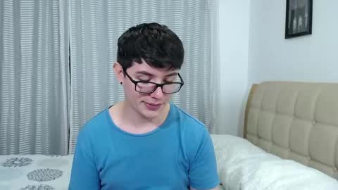 Snapshot of kevinhunts chatting on 10/16/25, 10:00 Kevin online show from 10/16/25, 10:00