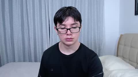 Snapshot of kevinhunts chatting on 10/24/25, 06:04 Kevin online show from 10/24/25, 06:04