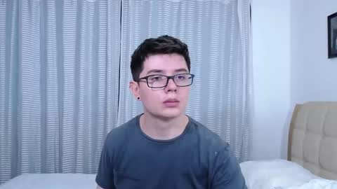 Snapshot of kevinhunts chatting on 11/13/25, 05:12 Kevin online show from 11/13/25, 05:12