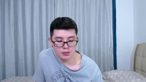 Snapshot of kevinhunts chatting on 11/28/25, 02:14 Kevin online show from 11/28/25, 02:14