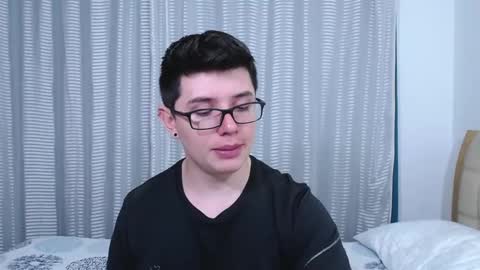 Snapshot of kevinhunts chatting on 12/13/25, 11:10 Kevin online show from 12/13/25, 11:10