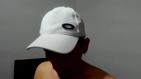 Snapshot of kevinkewma chatting on 10/16/25, 12:28 kevinkewma online show from 10/16/25, 12:28