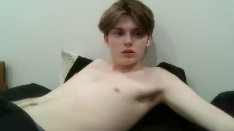 Snapshot of kevinmycroft chatting on 12/20/25, 01:45 kevinmycroft online show from 12/20/25, 01:45