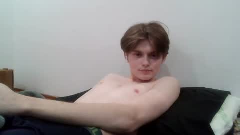 Snapshot of kevinmycroft chatting on 12/21/25, 08:27 kevinmycroft online show from 12/21/25, 08:27