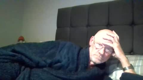 Snapshot of kevlooking4sez chatting on 11/01/25, 01:40 kevlooking4sez online show from 11/01/25, 01:40