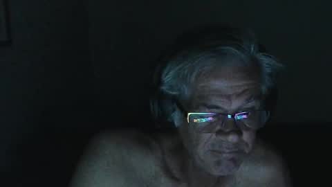 Snapshot of kevwestunder9696 chatting on 02/21/25, 02:27 kevwestunder9696 online show from 02/21/25, 02:27