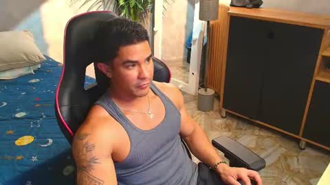 Snapshot of key_will1 chatting on 07/18/26, 01:54 Keywill online show from 07/18/26, 01:54